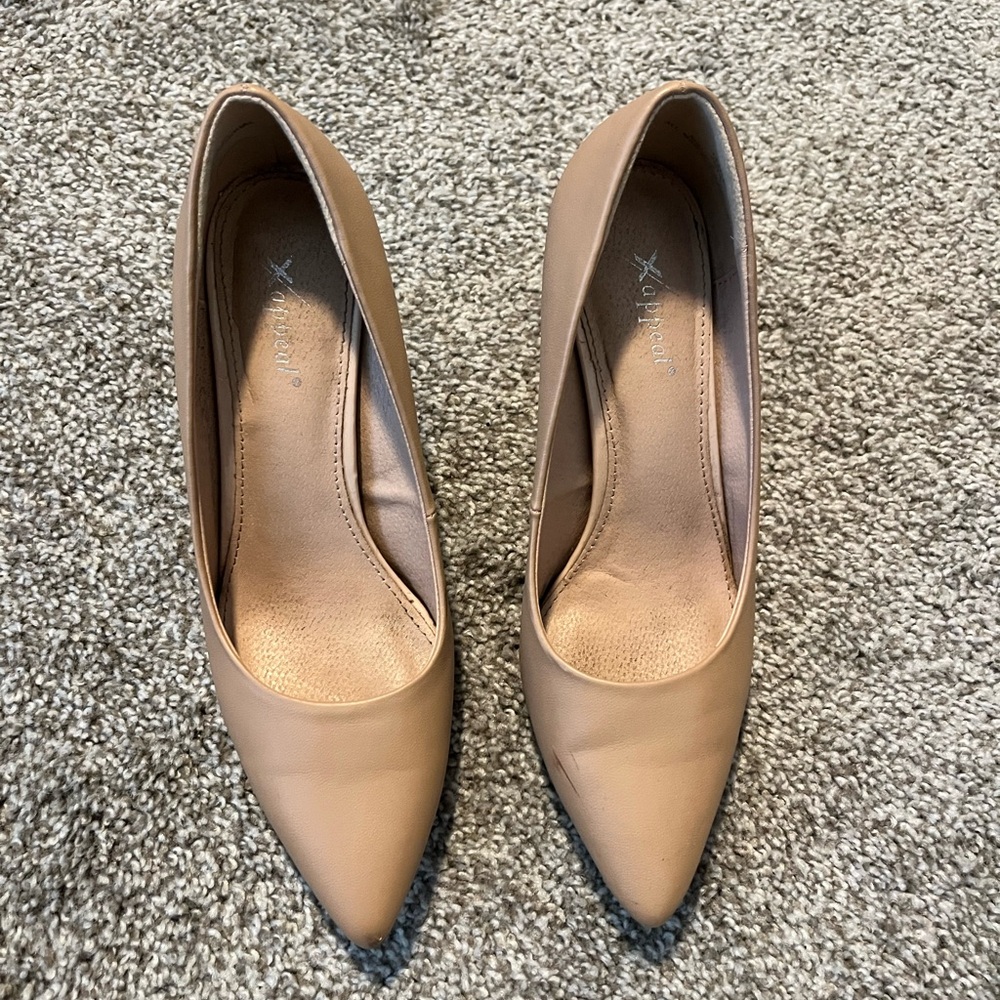 Xappeal Women's Classic Tan Heels
